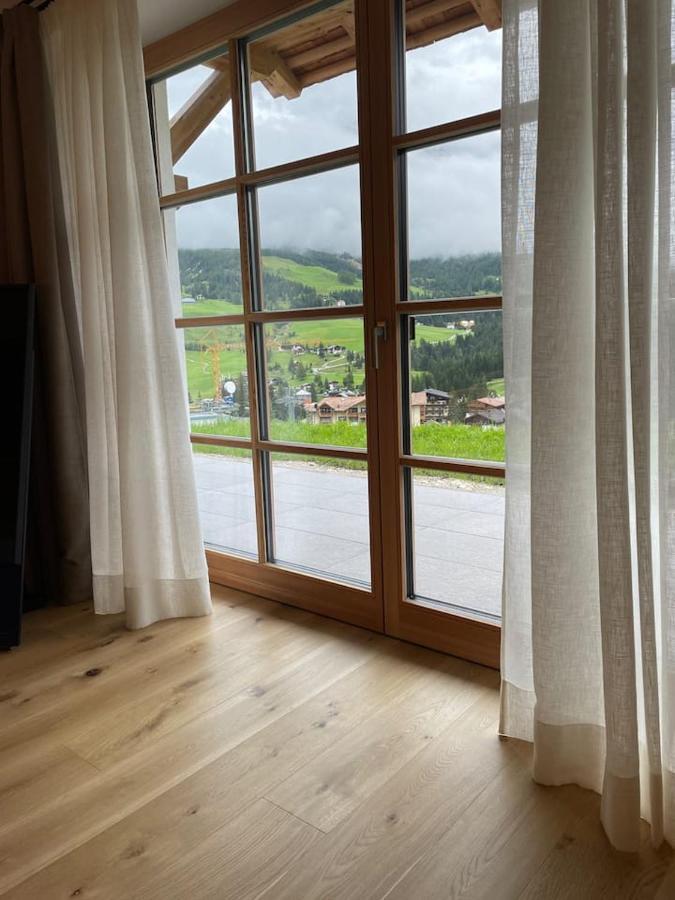 Apartamento Surrounded By Green - Luxury Chalet At The Foot Of The Dolomites La Villa  Exterior foto
