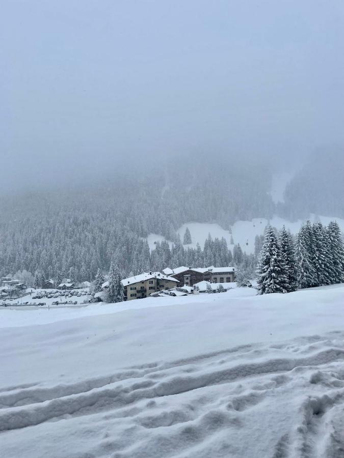 Apartamento Surrounded By Green - Luxury Chalet At The Foot Of The Dolomites La Villa  Exterior foto